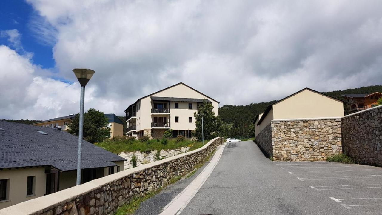 Charmant studio face aux Pyrénées Font Romeu Exterior foto
